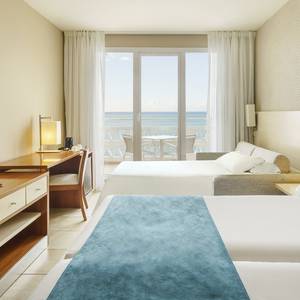 Dreibettzimmer mit meerblick Hotel ILUNION Fuengirola