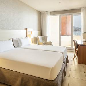 Zimmer mit seitlichem meerblick Hotel ILUNION Fuengirola